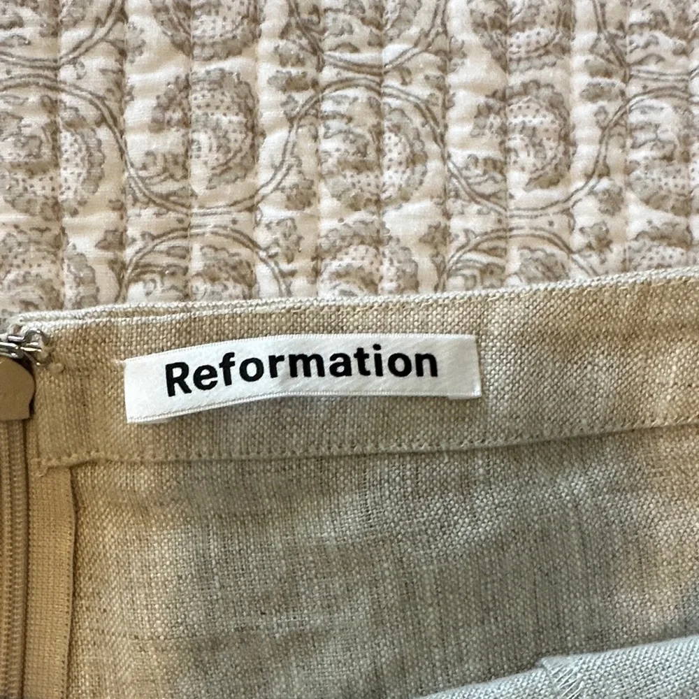 Reformation Baker Linen Oatmeal Skirt. Size 4. - Picture 3 of 4